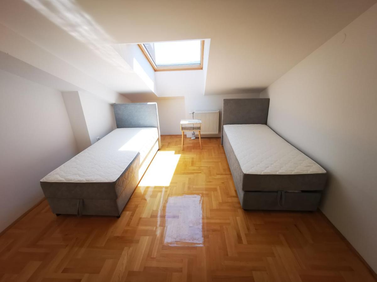 Riviera Apartments Ni 外观 照片