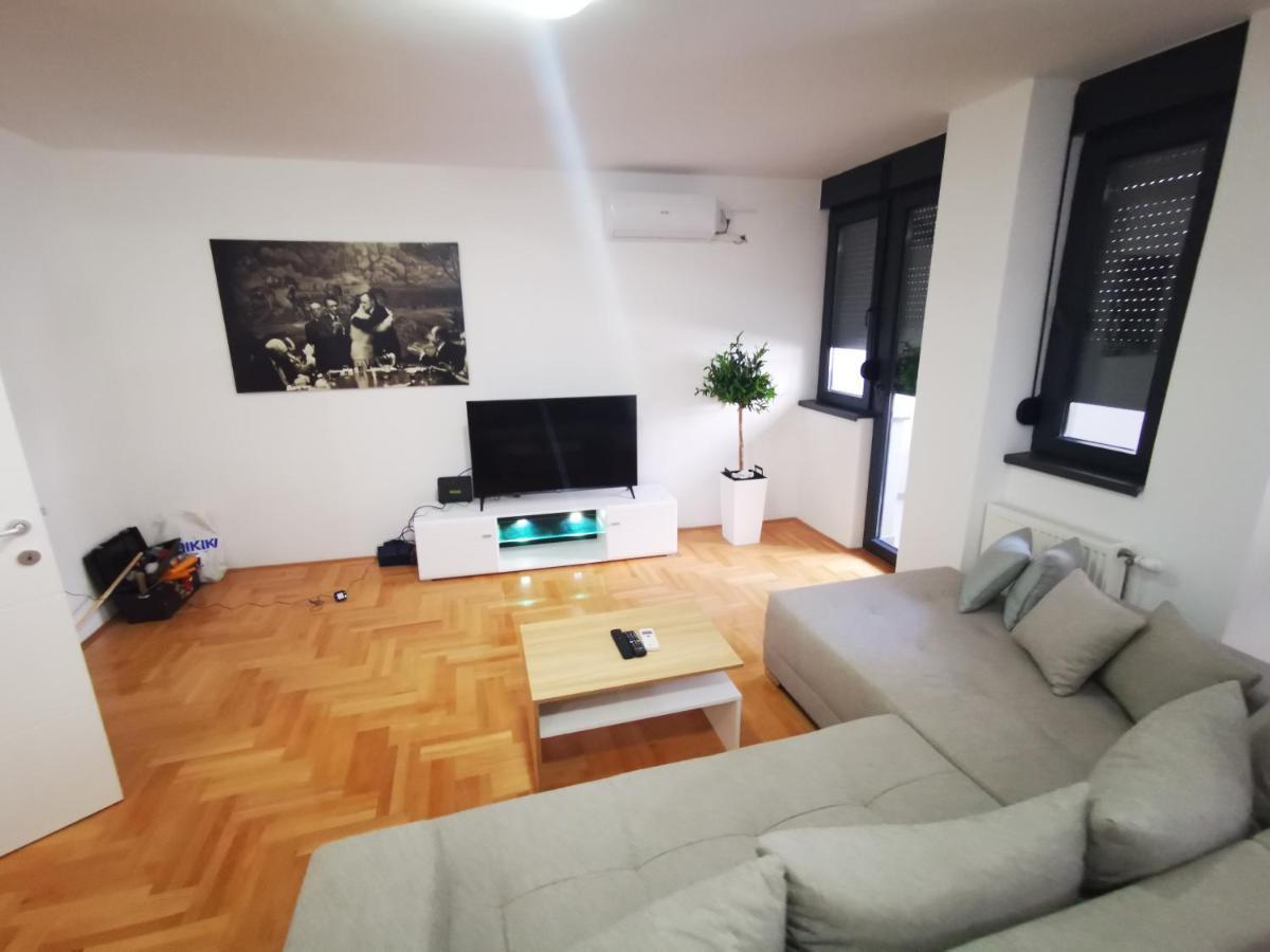 Riviera Apartments Ni 外观 照片