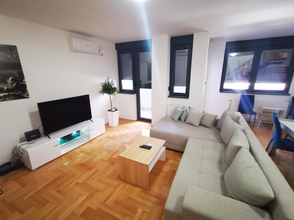 Riviera Apartments Ni 外观 照片