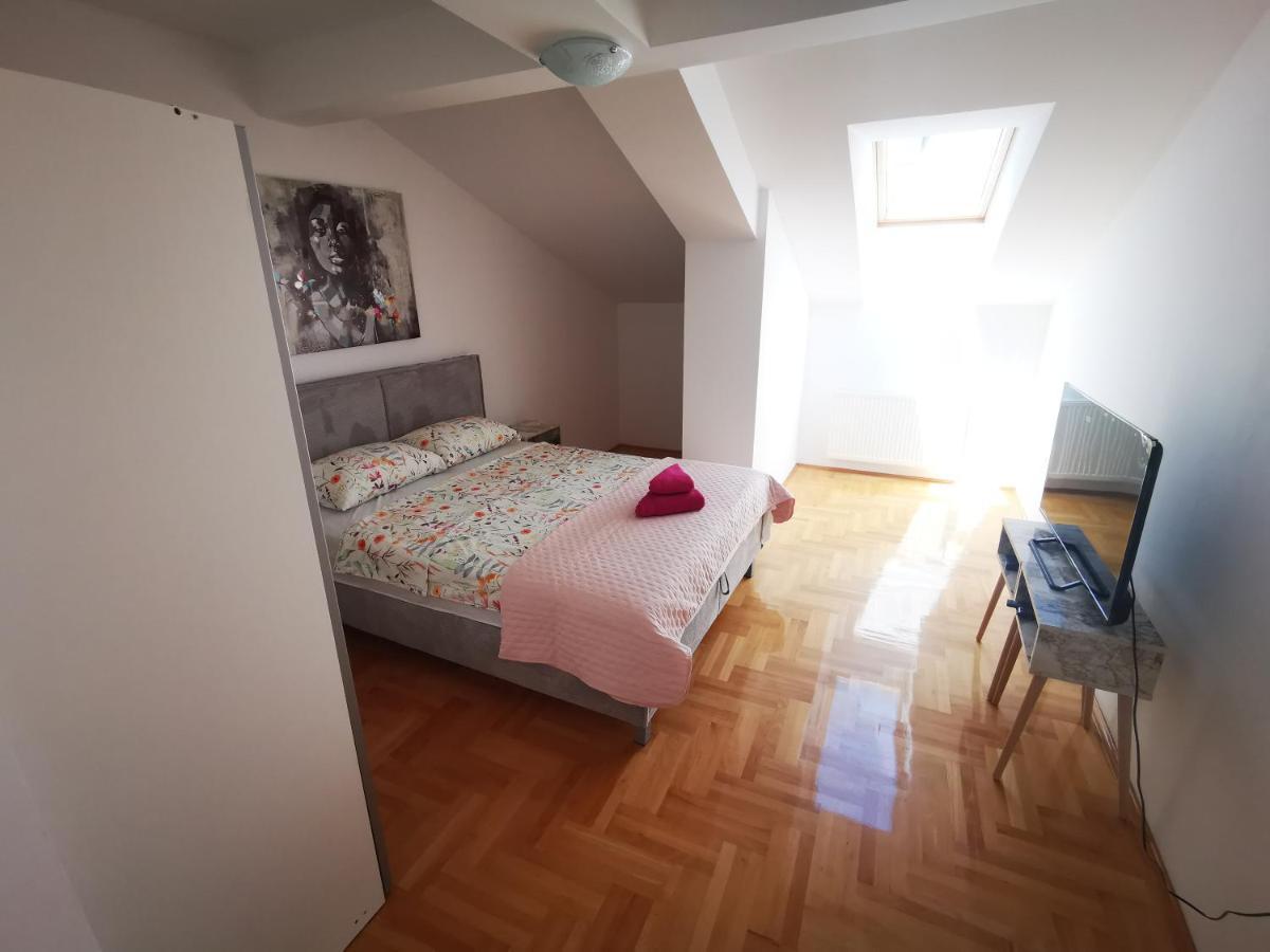 Riviera Apartments Ni 外观 照片