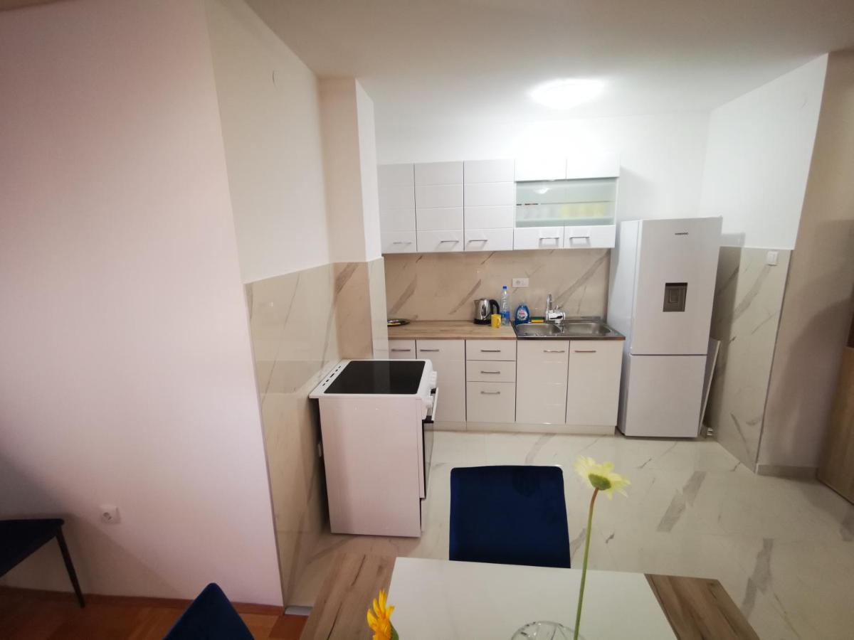 Riviera Apartments Ni 外观 照片