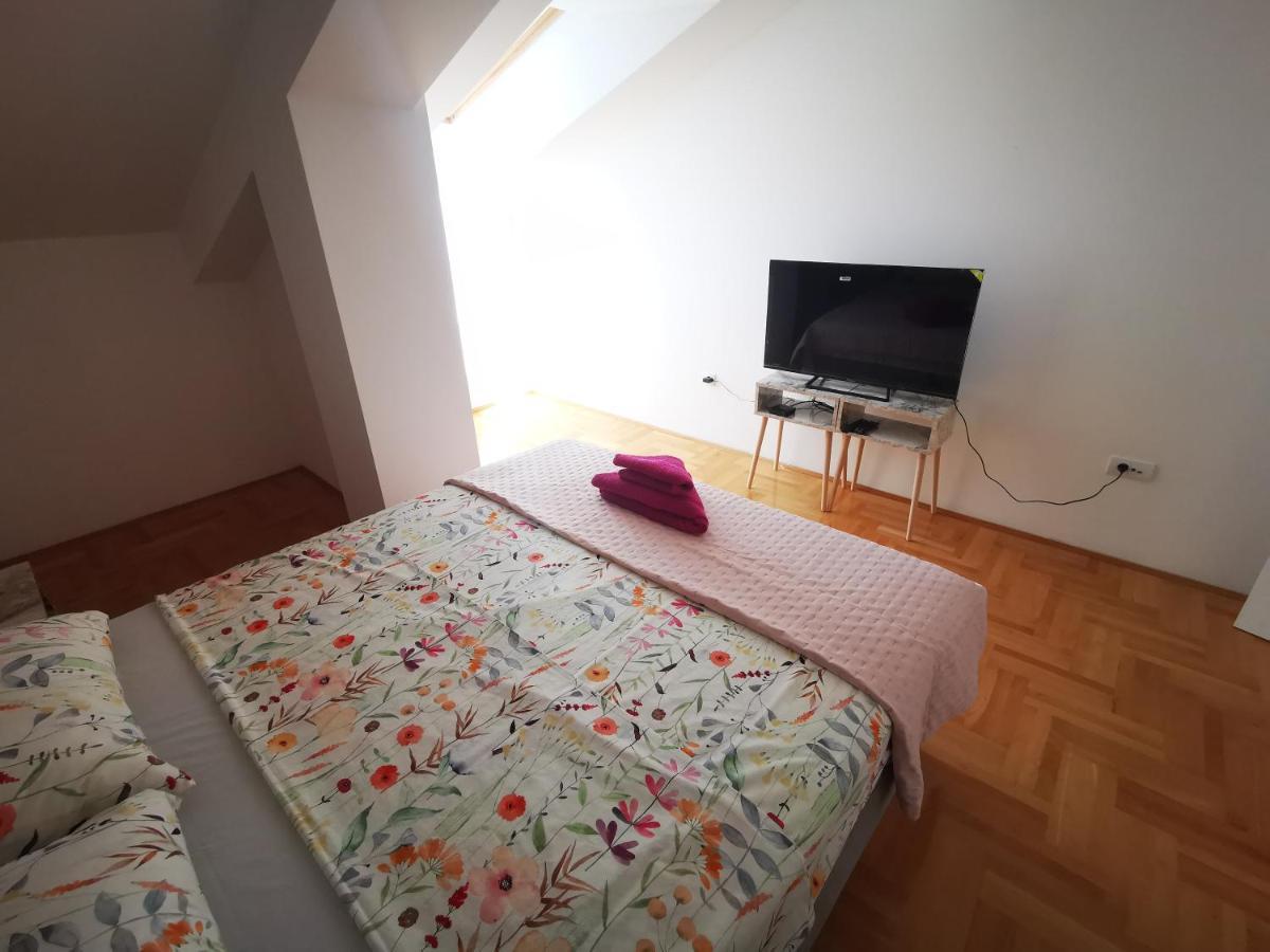 Riviera Apartments Ni 外观 照片